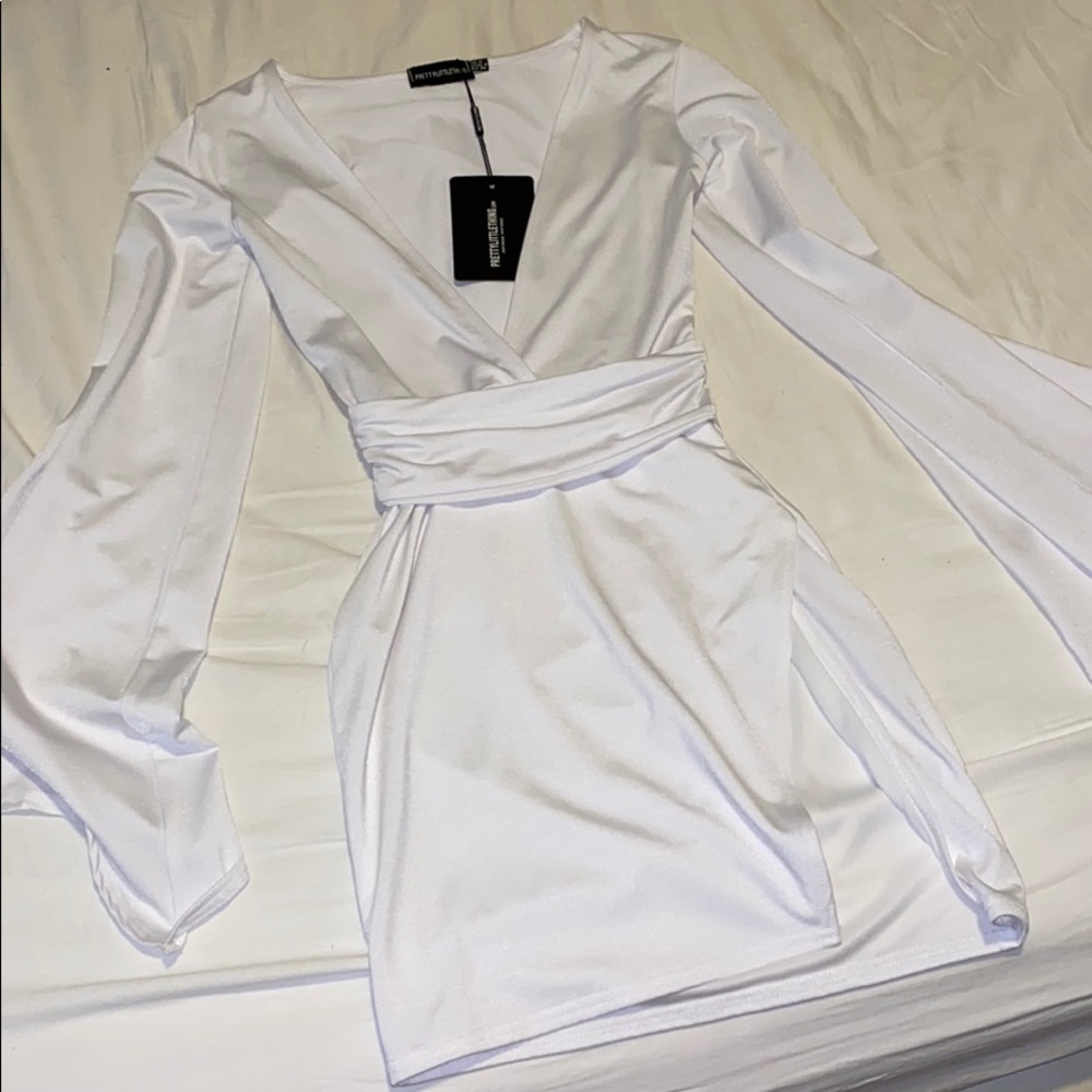 Beautiful Mini White Dress 🤍